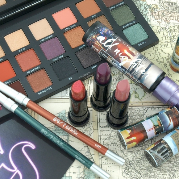 RARE VINTAGE URBAN DECAY BORN TO RUN MAKEUP VAULT - Picture 1 of 9